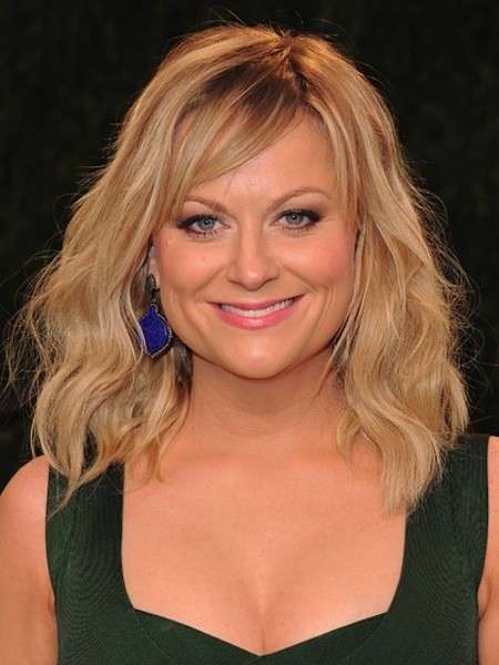 Amy Poehler con long bob con ciuffo