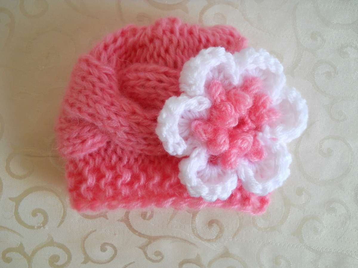 Cappello rosa e bianco