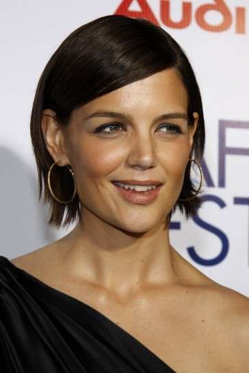 Caschetto di Katie Holmes