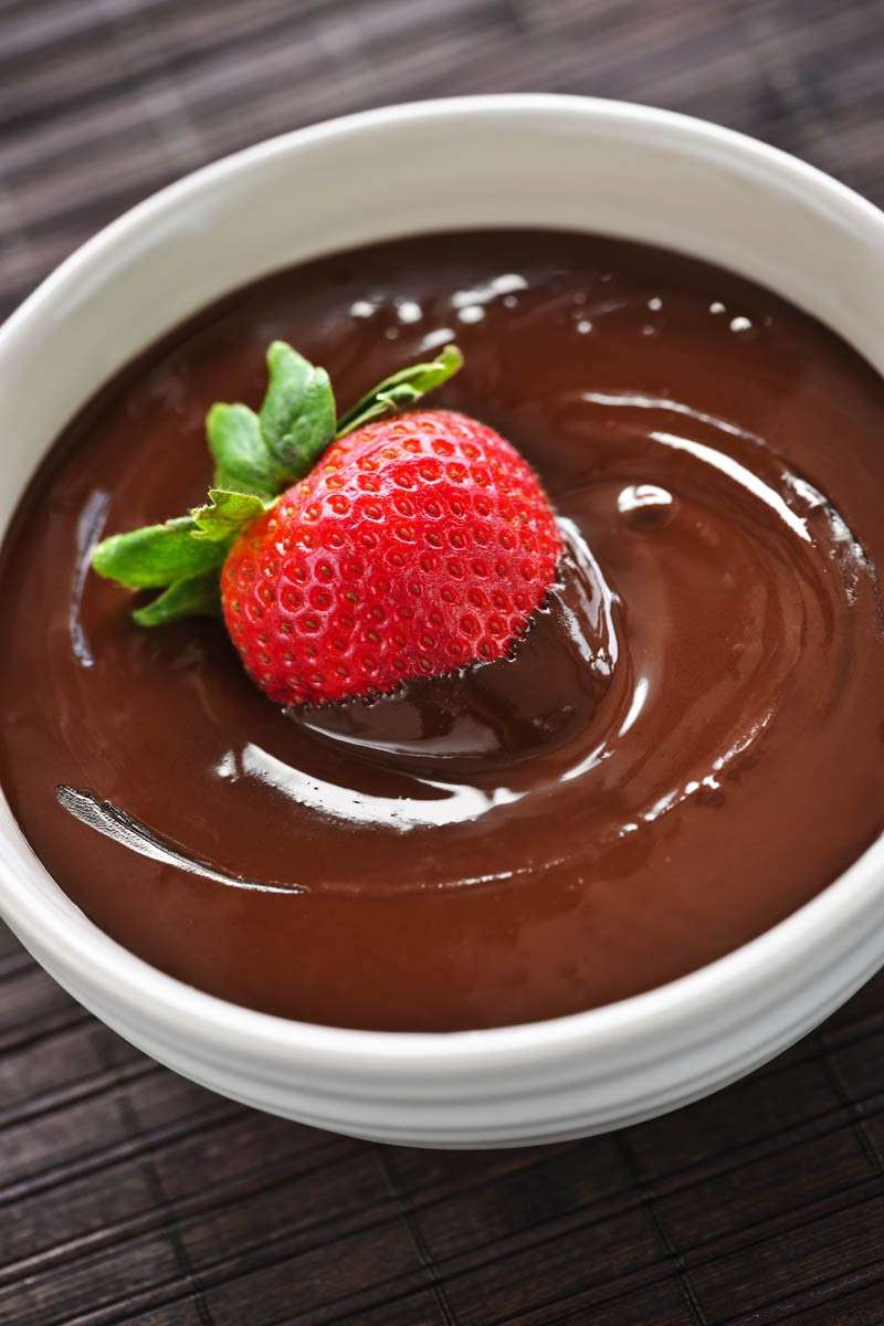 Cioccolata calda con frutta fresca