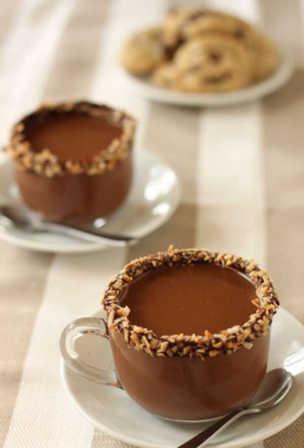 Cioccolata calda con nocciole