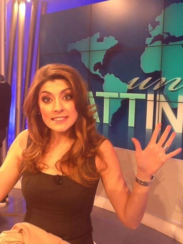 Elisa Isoardi saluta i suoi follower