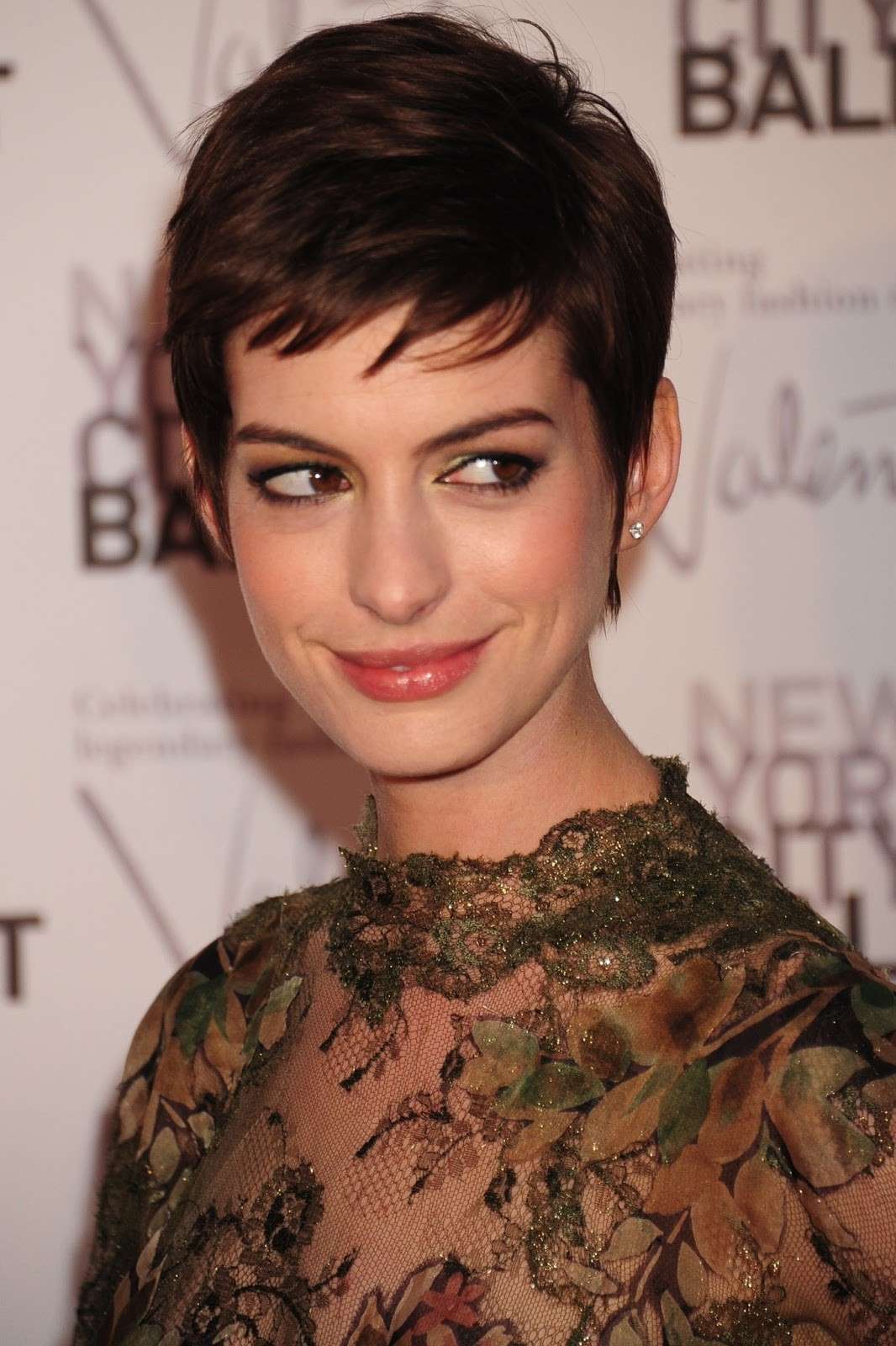 Hairstyle di Anne Hathaway