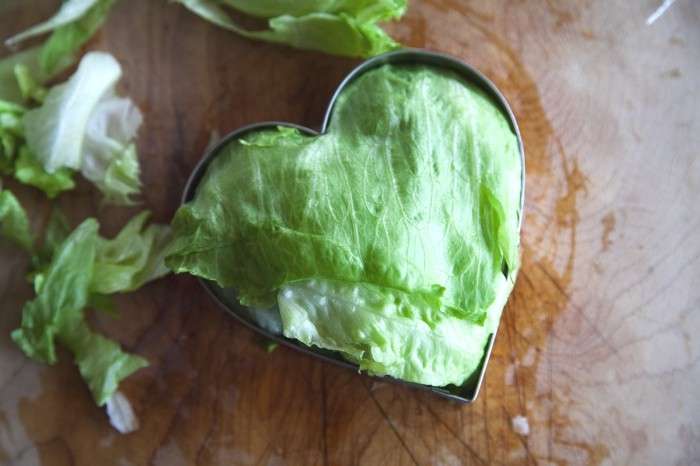 Insalata mista a forma di cuore