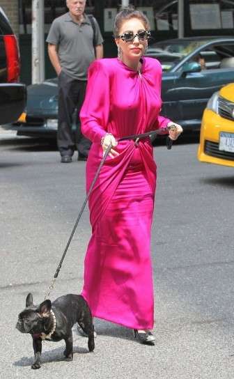 Lady Gaga con un look retrò