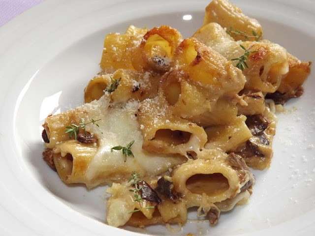 Maccheroni gratinati con funghi