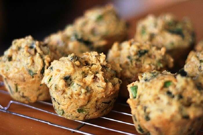 Muffin salati alle zucchine