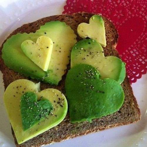 Pane tostato con avocado