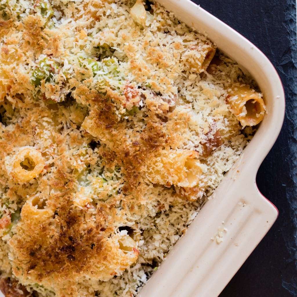 Pasta gratinata con broccoli e salsiccia