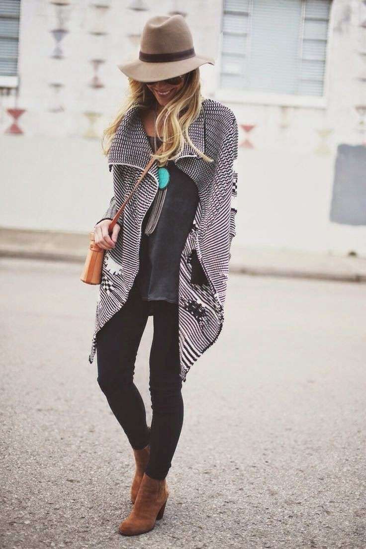 Poncho e ankle boot