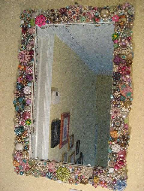 Specchio decorato con le perline
