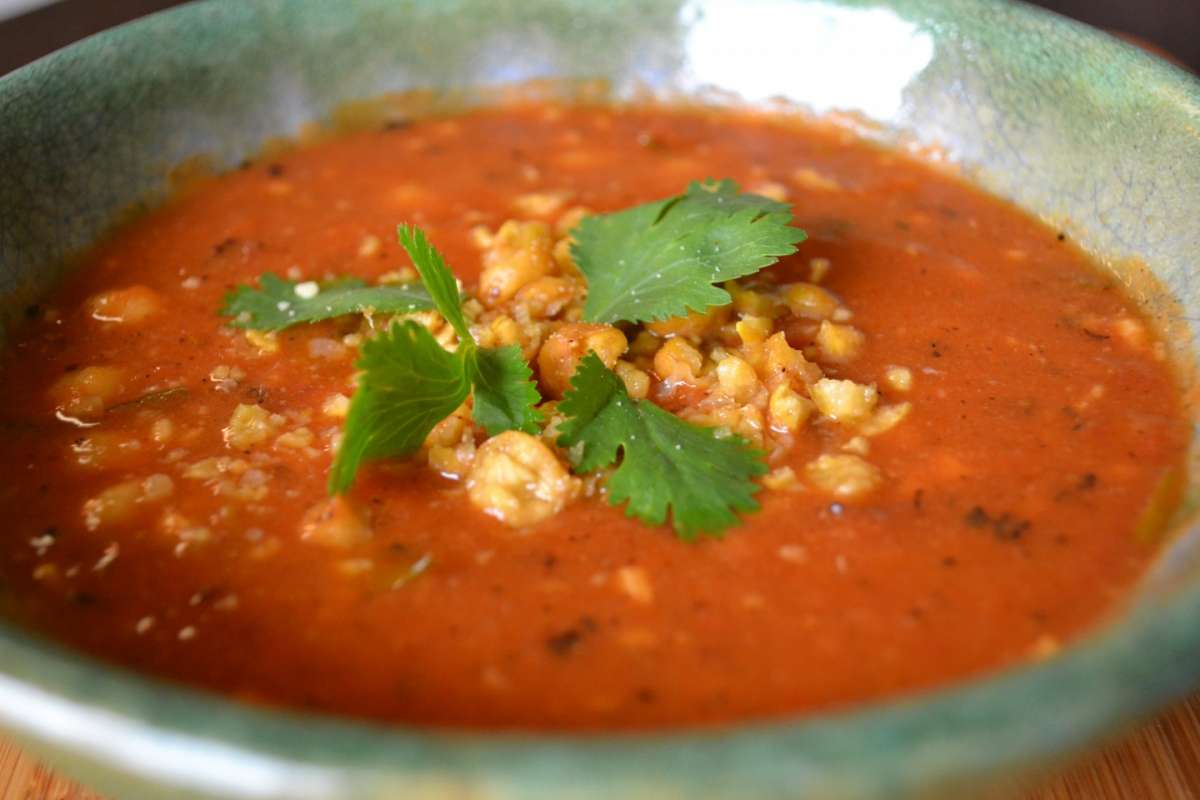 Zuppa con ceci e concentrato di pomodoro