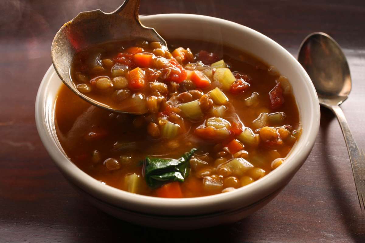 Zuppa con lenticchie, finocchi e carote