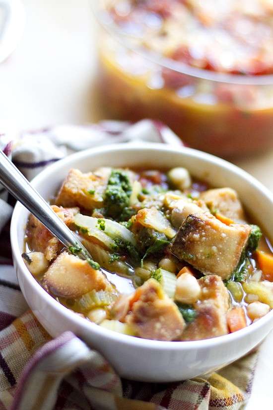 Zuppa di ceci, pane e verdure