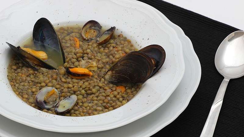 Zuppa di cozze e lenticchie