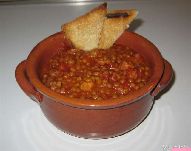 Zuppa di lenticchie con crostini