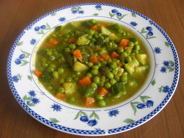 Zuppa di piselli e verdure