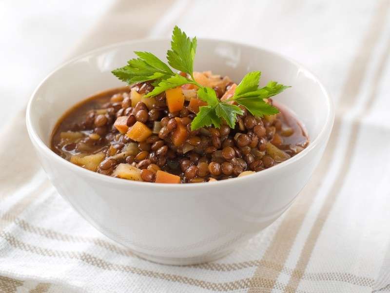 Zuppa invernale di carote, patate e lenticchie