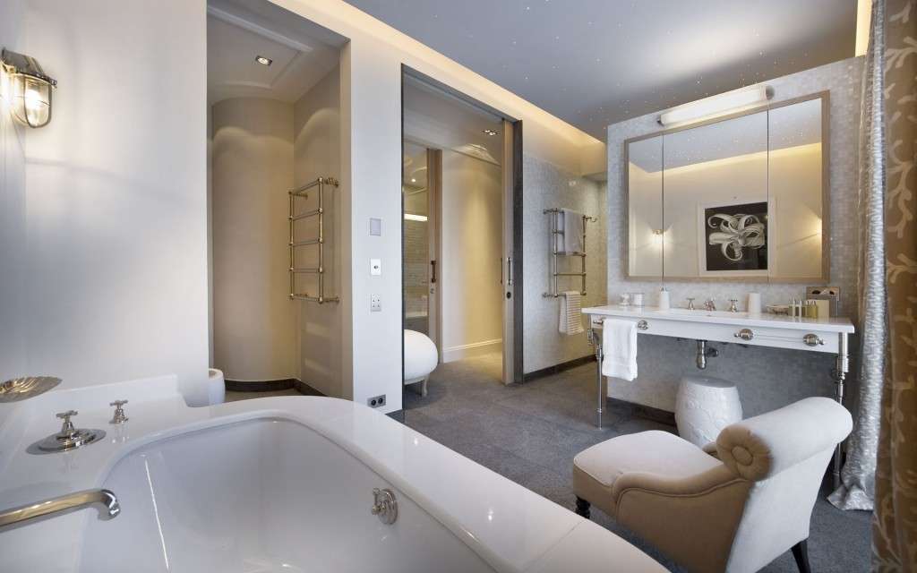 Arredare il bagno in modo completo ed elegante