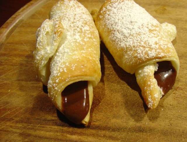 Cannoli al cioccolato con pasta matta