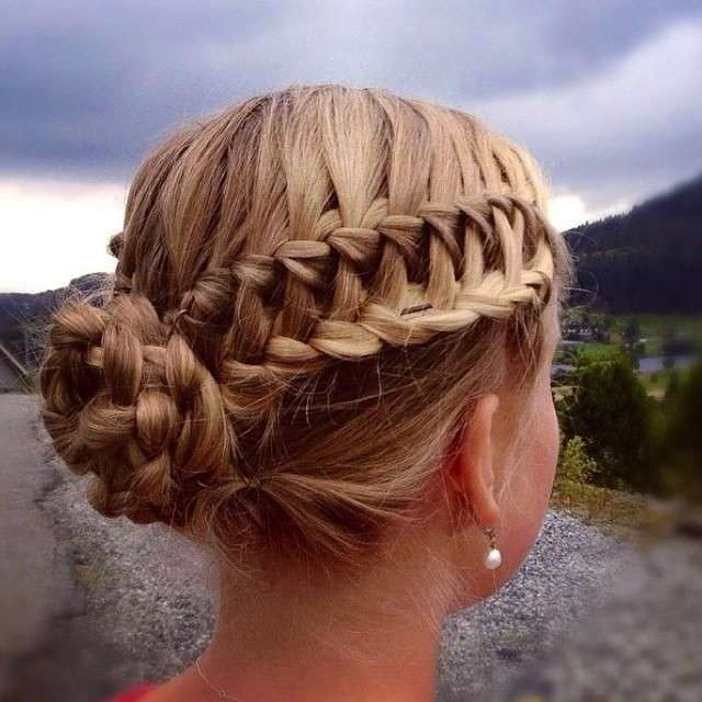 Chignon con treccia a cascata