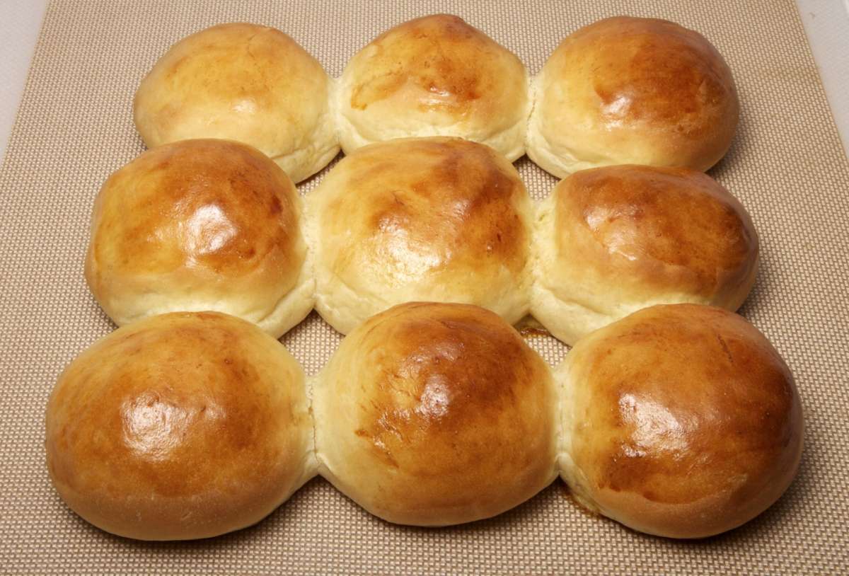 Colazione a base di panini al latte