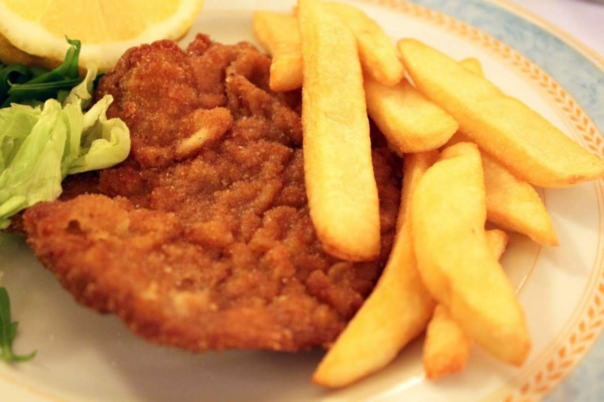 Cotoletta e patatine fritte