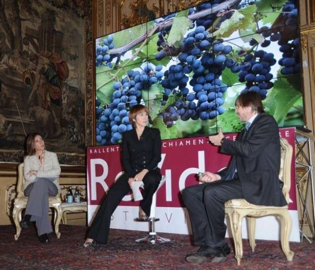 La D'Urso a una conferenza