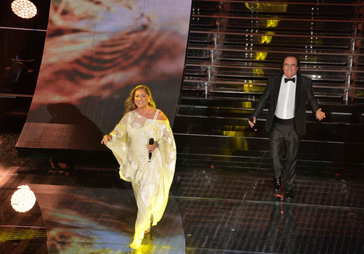 La mamma vip e Al Bano Carrisi arrivano sul palco dell'Ariston