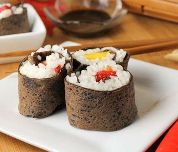 Maki di cioccolato, frutta e riso