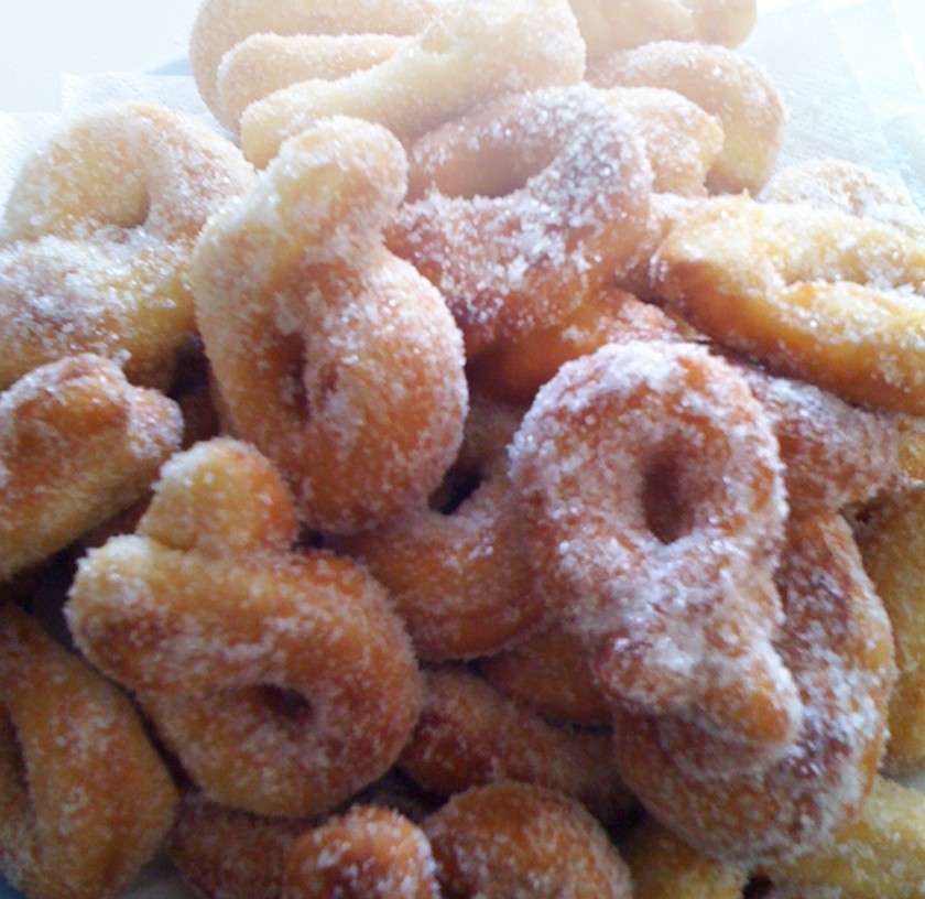 Mini zeppole con zucchero