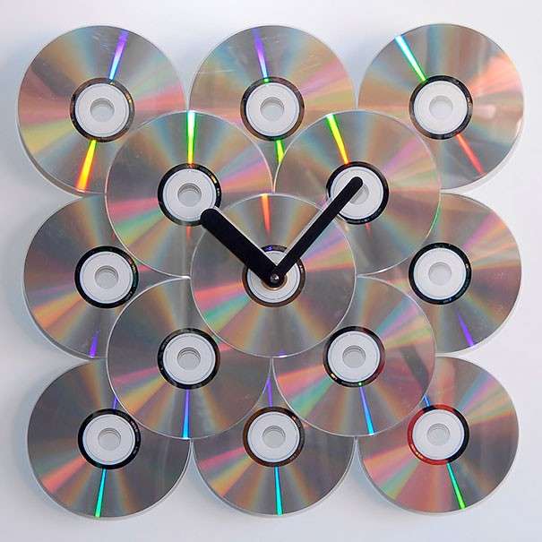 Orologio con i vecchi cd