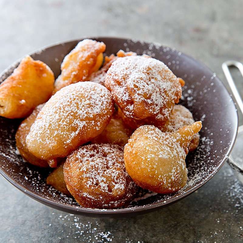 Piatto di zeppole al forno