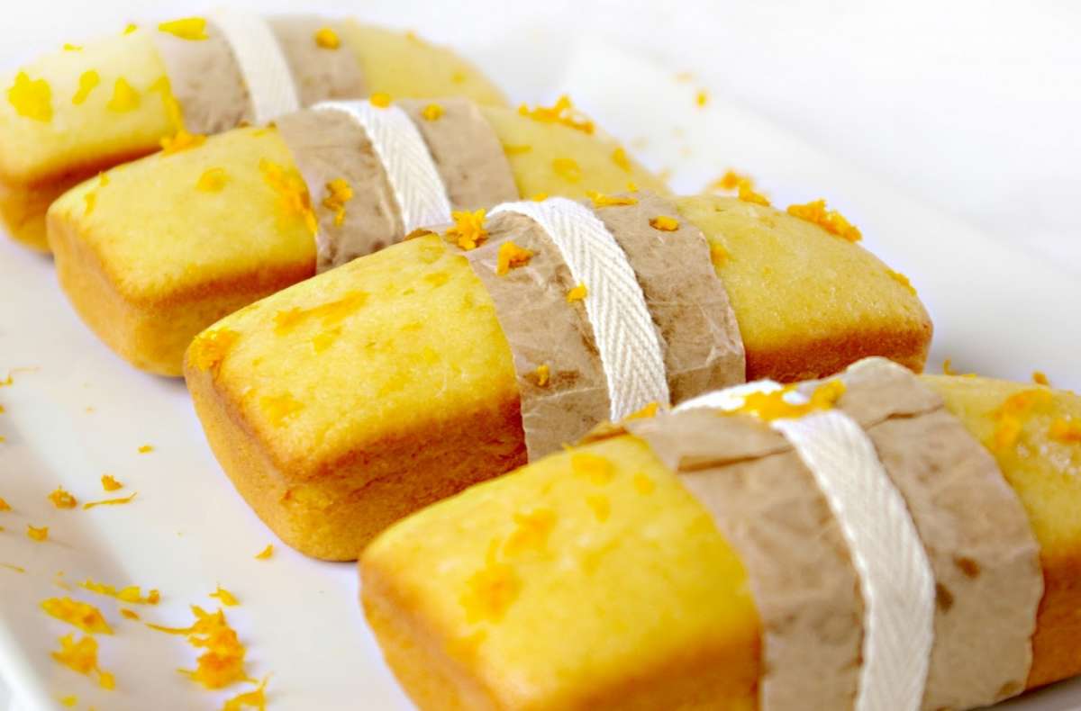 Pound cakes aromatizzate all'arancia