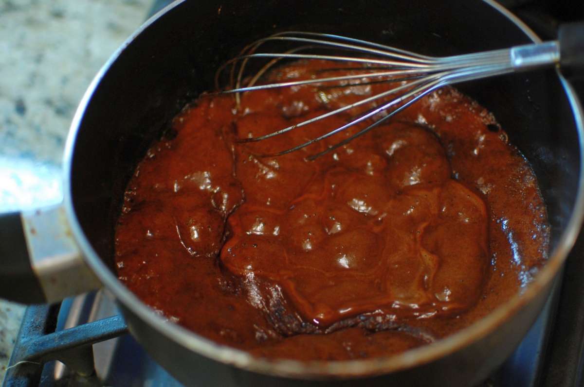 Preparazione torta alla Coca Cola