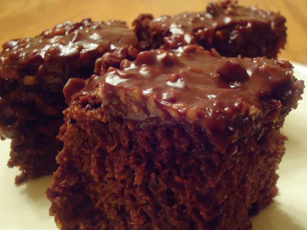 Torta alla Coca Cola con glassa al cioccolato