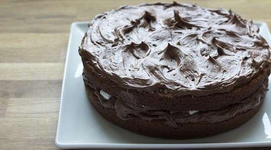 Torta alla Coca Cola ricoperta di glassa