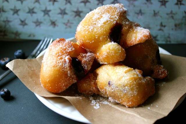 Zeppole dolci con zucchero