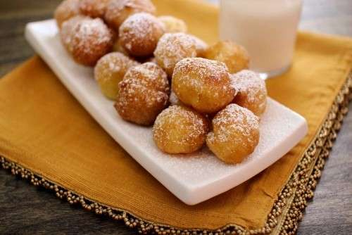 Zeppoline con zucchero a velo