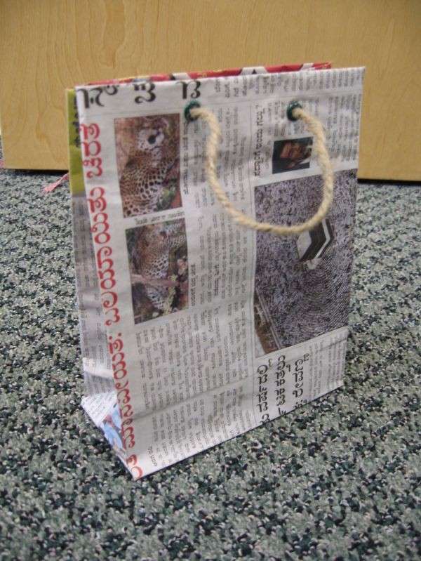 Borsa con i giornali