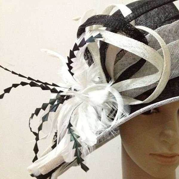 Cappello bianco e nero