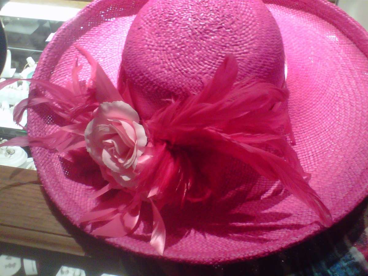 Cappello rosa decorato