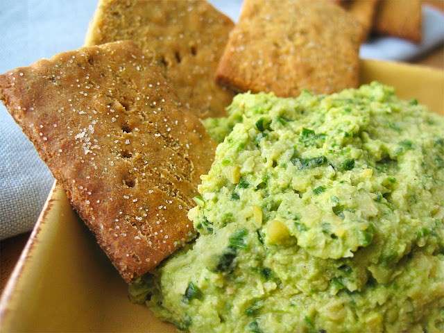 Crackers con salsa guacamole