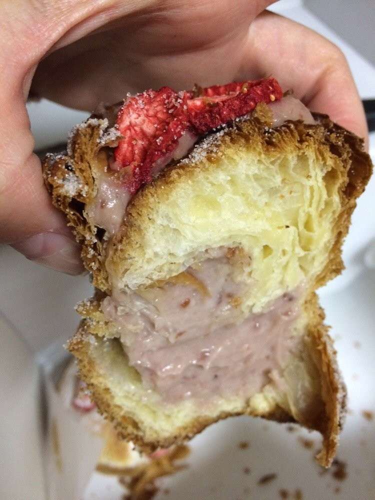 Cruffin con fragole