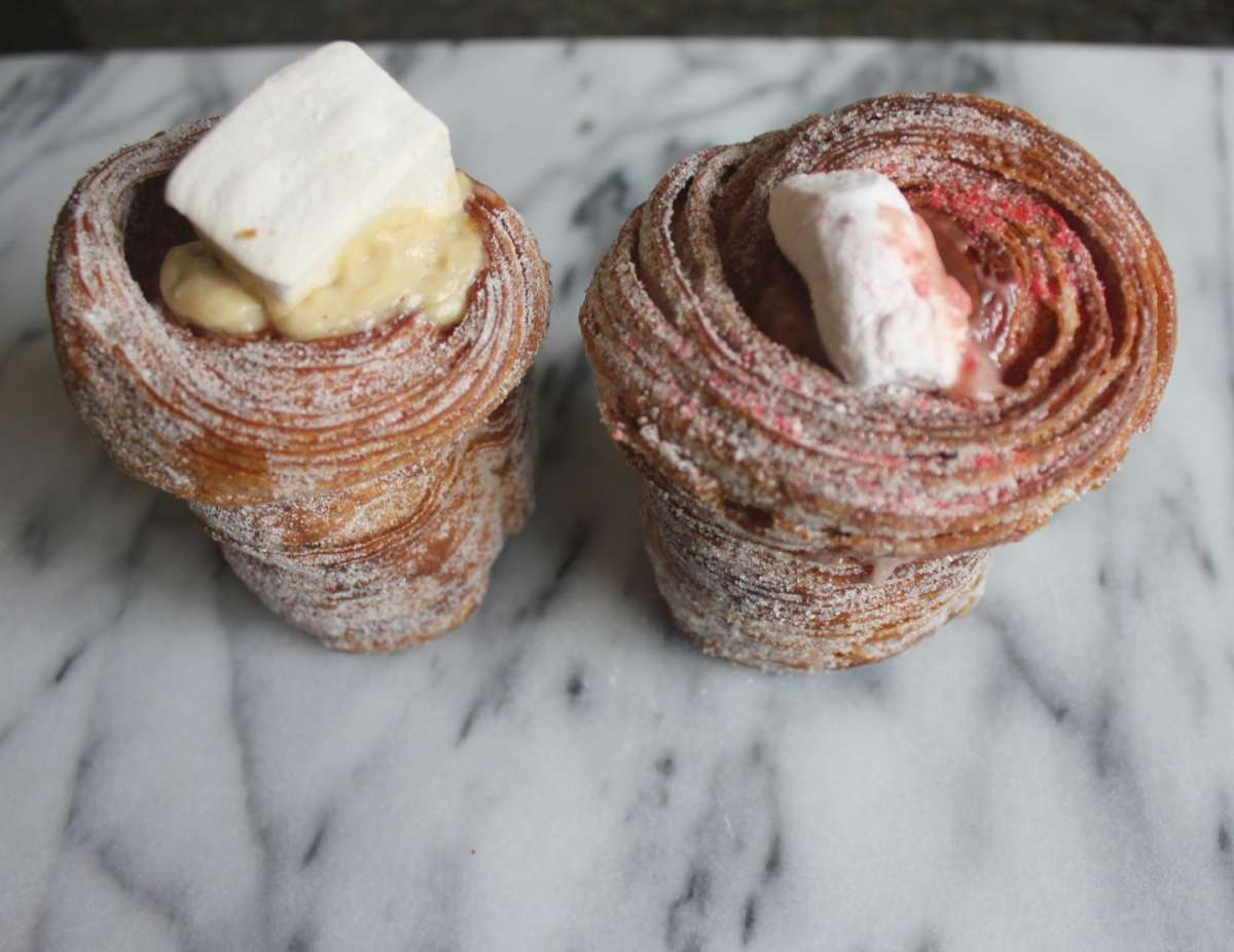 Cruffin con marshmallow