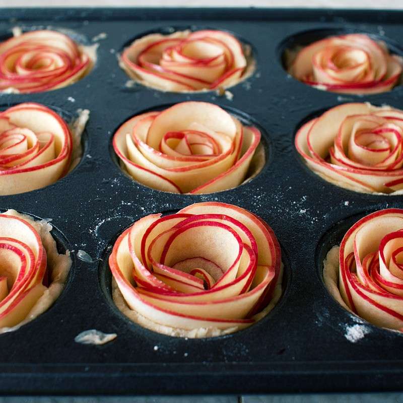 Dessert rose di mele con pasta sfoglia