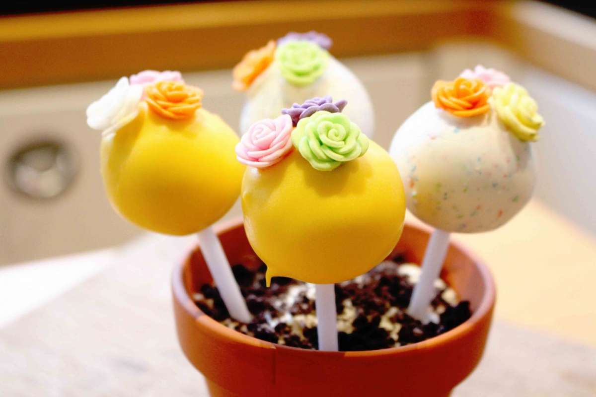 Idee cake pops per la festa della donna