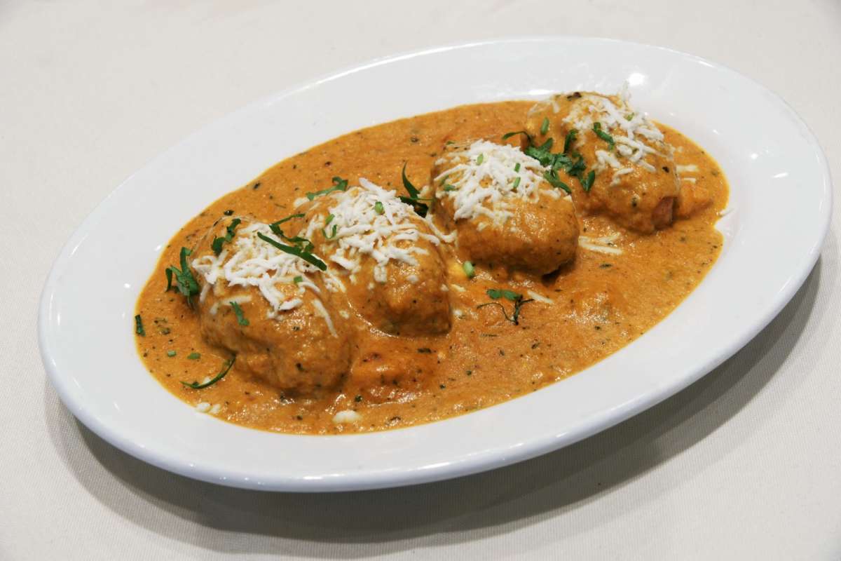 Kofta con salsa