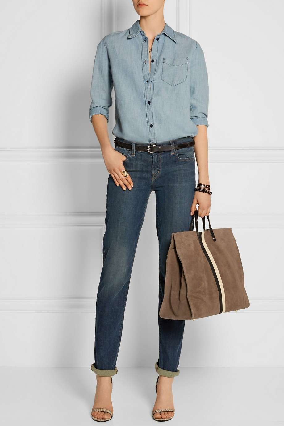 Look con capi in denim