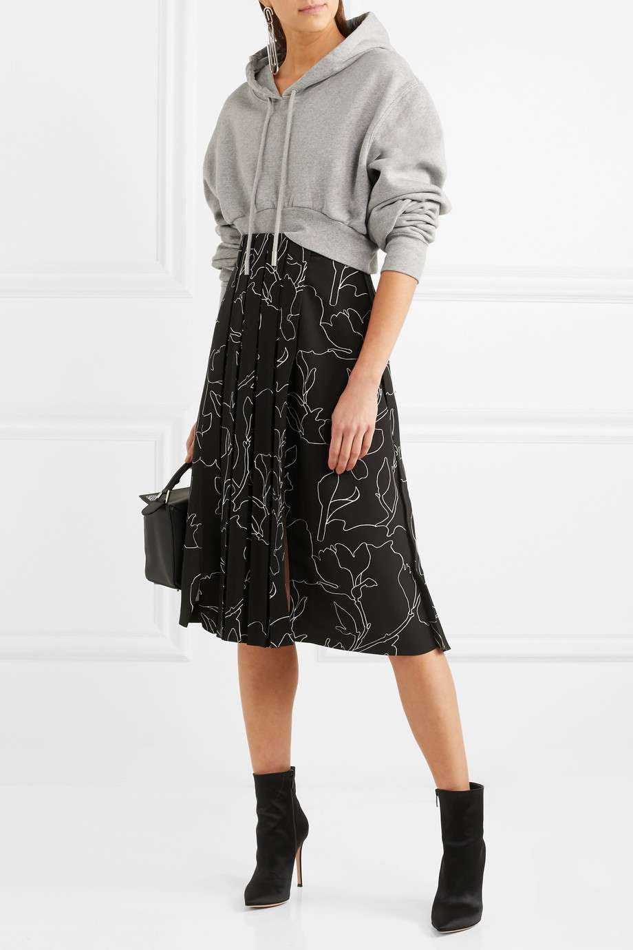 Look con gonna midi Carven